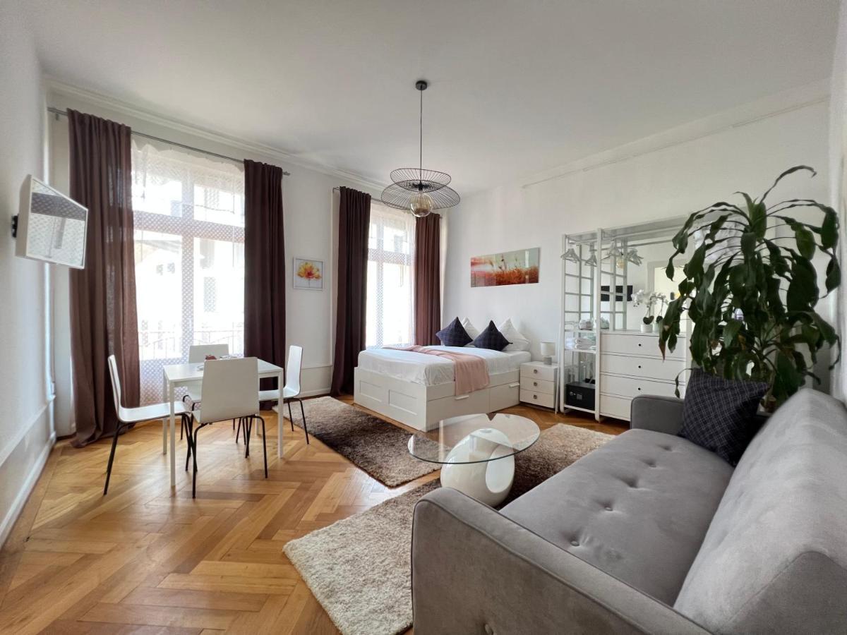 B&B Guest House Du Lac Montreux Bagian luar foto