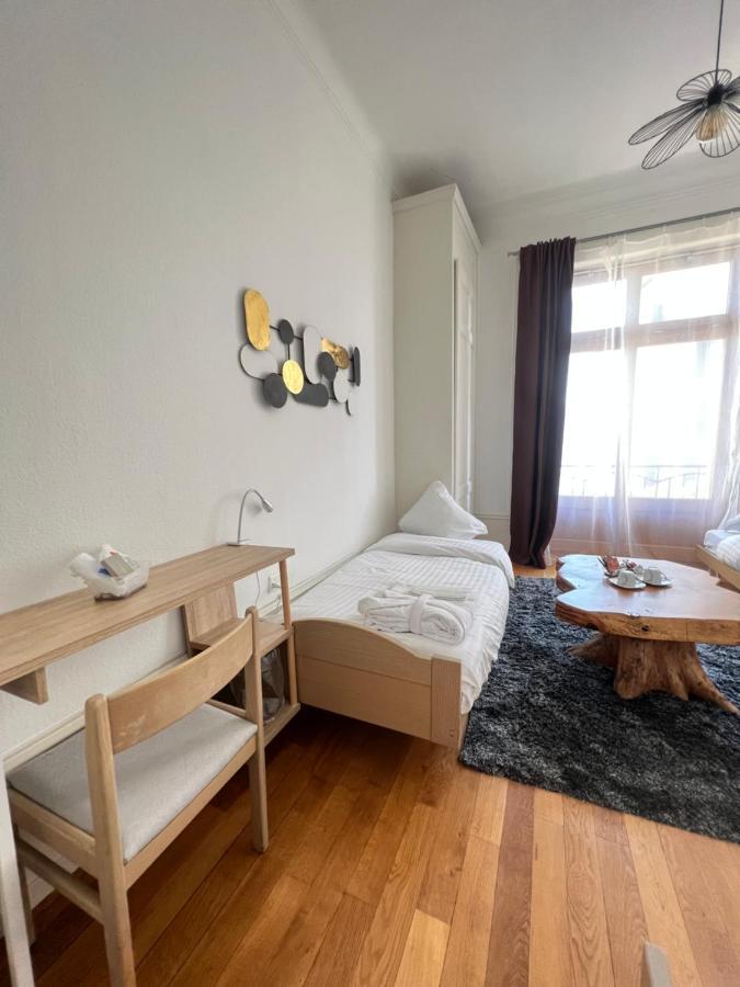 B&B Guest House Du Lac Montreux Bagian luar foto